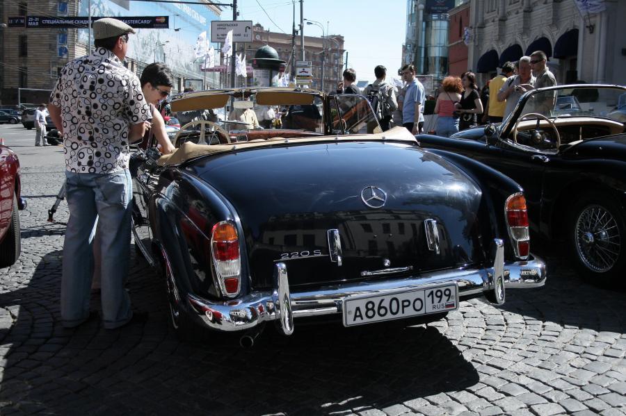  Mercedes-Benz 220S 1956 года  (фото 2 из 19)
